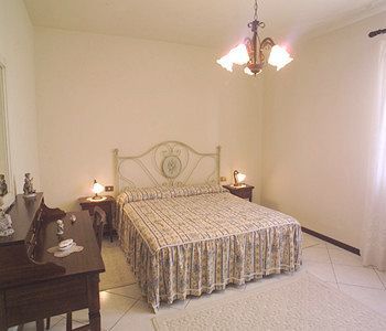 Agriturismo Il Girasole サン・ジミニャーノ エクステリア 写真