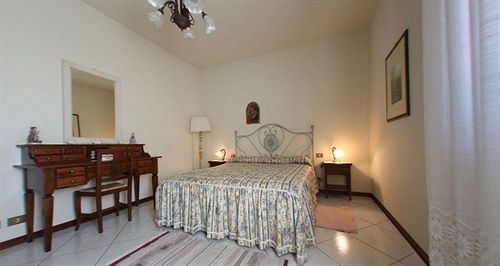 Agriturismo Il Girasole サン・ジミニャーノ エクステリア 写真